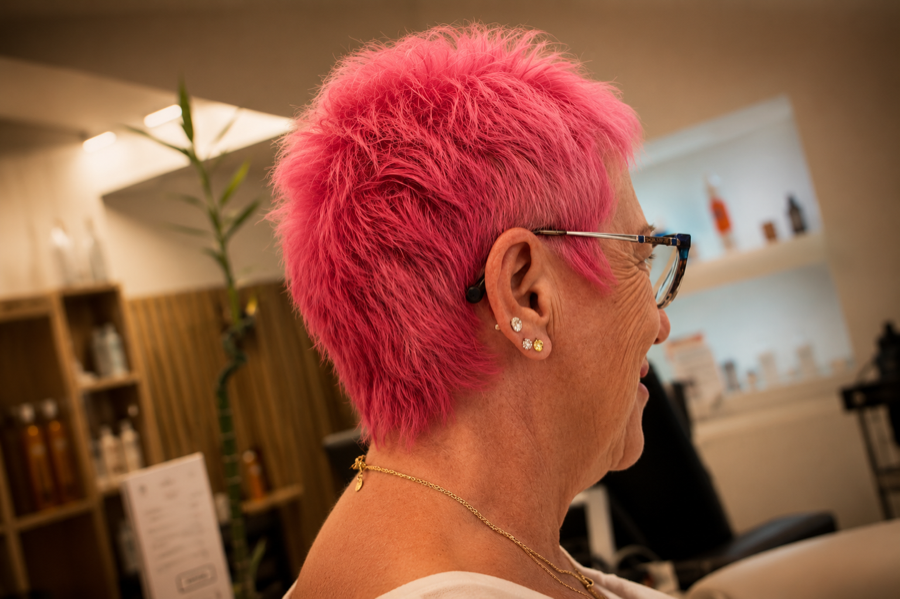 Coloración de fantasía en tono rosa realizada en KBELLOS peluqueros